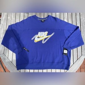 Nike Retro Sportswear Crewneck Oversized and Cropped